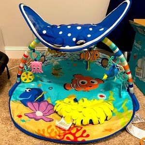 Bright Starts Disney Baby Finding Nemo Mr. Ray Play Mat